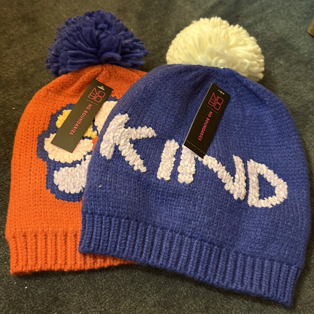 2 KNIT HATS Flower power & Kind!